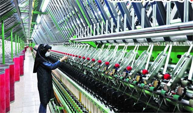 کارشناس حوزه نساجی: بانکها تسهیلات پرداختی به تولیدکنندگان فرش را افزایش دهند